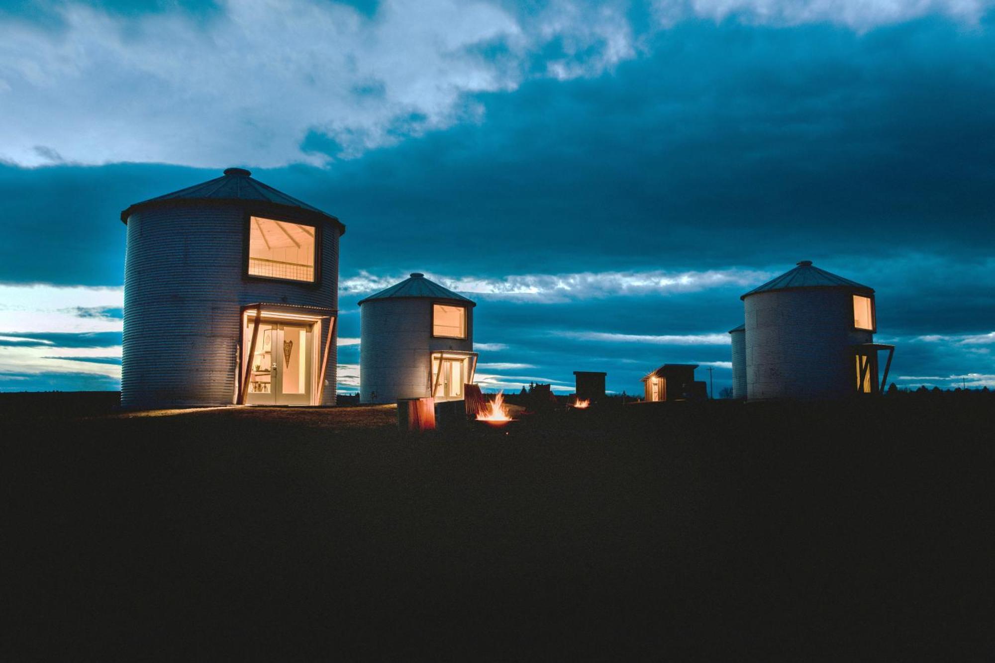 Clark Farm Silos - 5 Silo Mountain View Retreat 칼리스펠 외부 사진