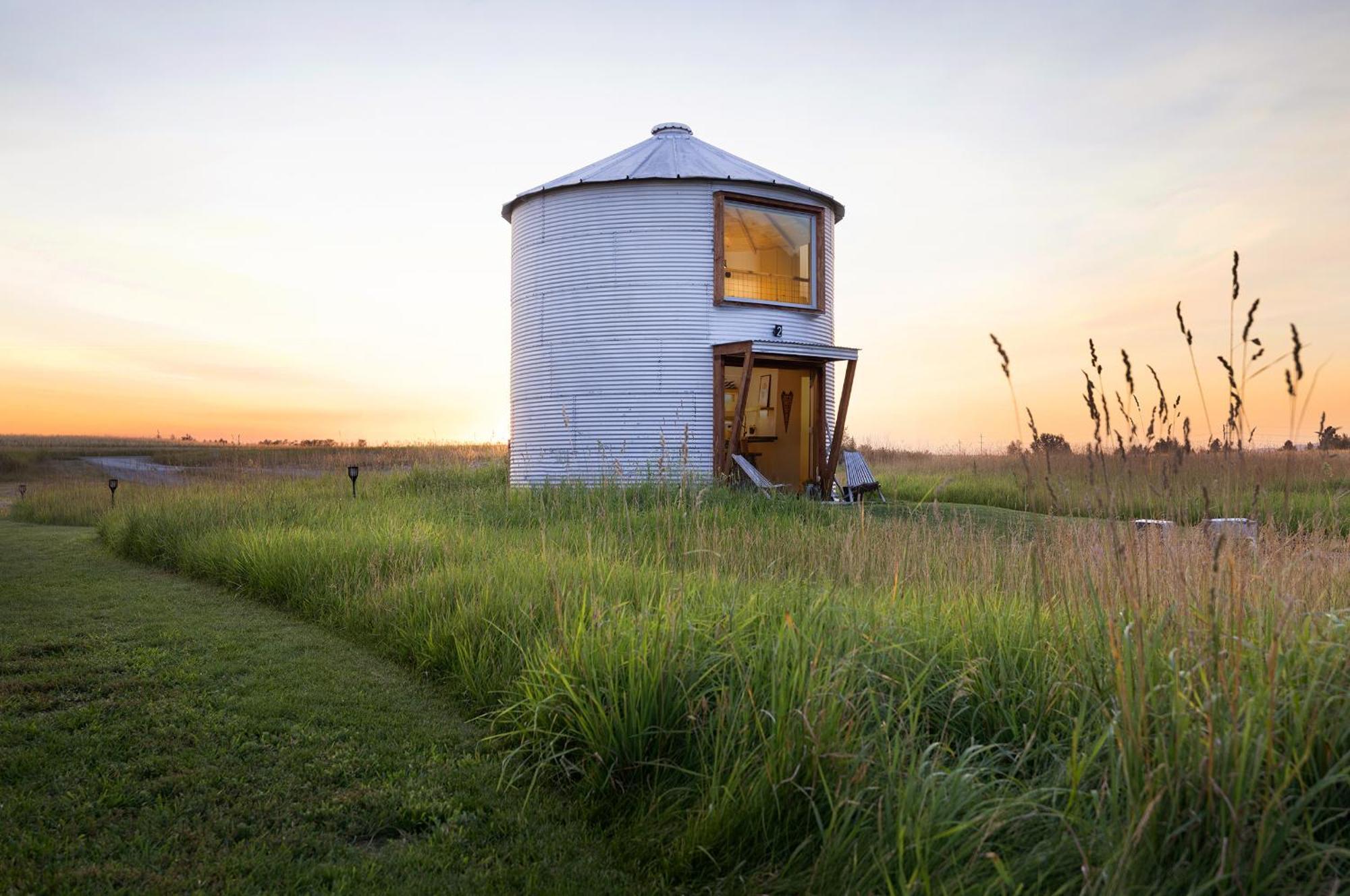 Clark Farm Silos - 5 Silo Mountain View Retreat 칼리스펠 외부 사진