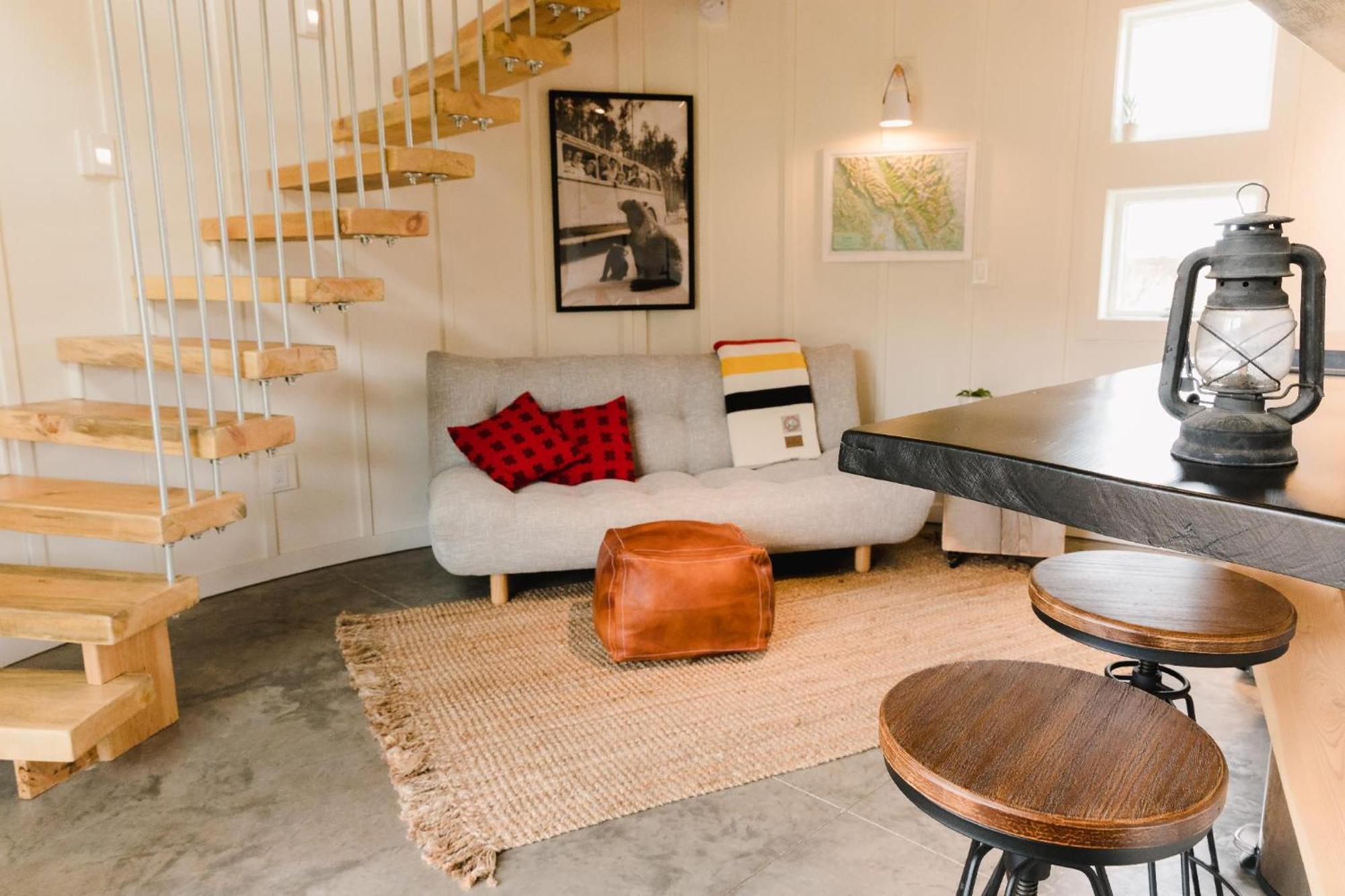 Clark Farm Silos - 5 Silo Mountain View Retreat 칼리스펠 외부 사진