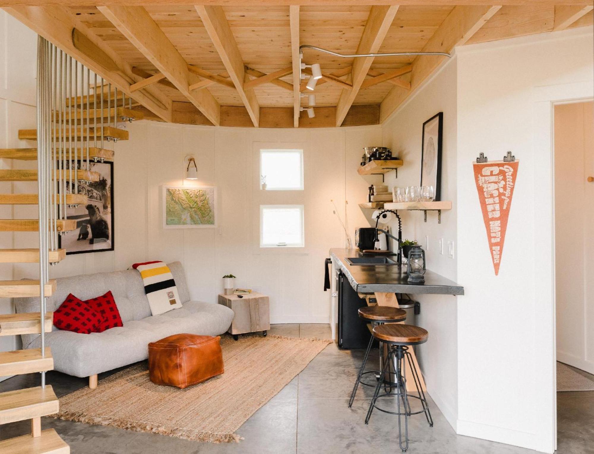 Clark Farm Silos - 5 Silo Mountain View Retreat 칼리스펠 외부 사진